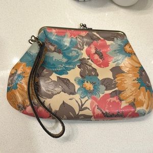 Patricia Nash purse with flowers new never been worn